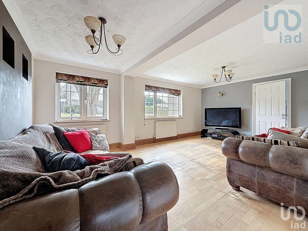 Property photo 2 of 16