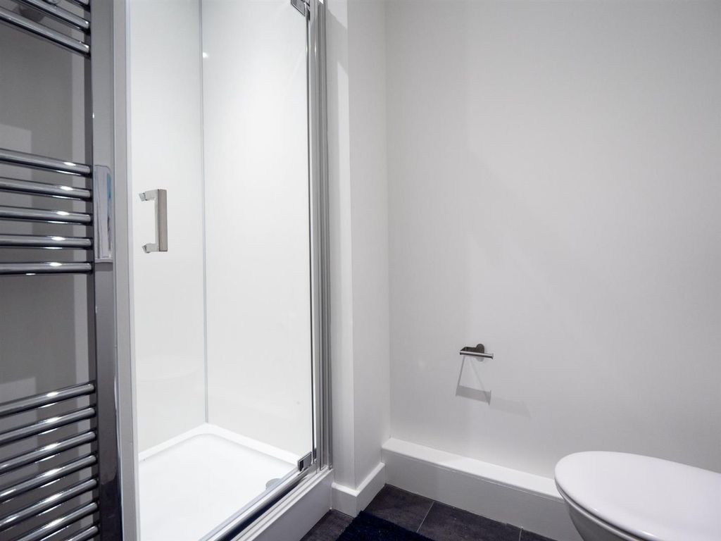 Property photo 3 of 27