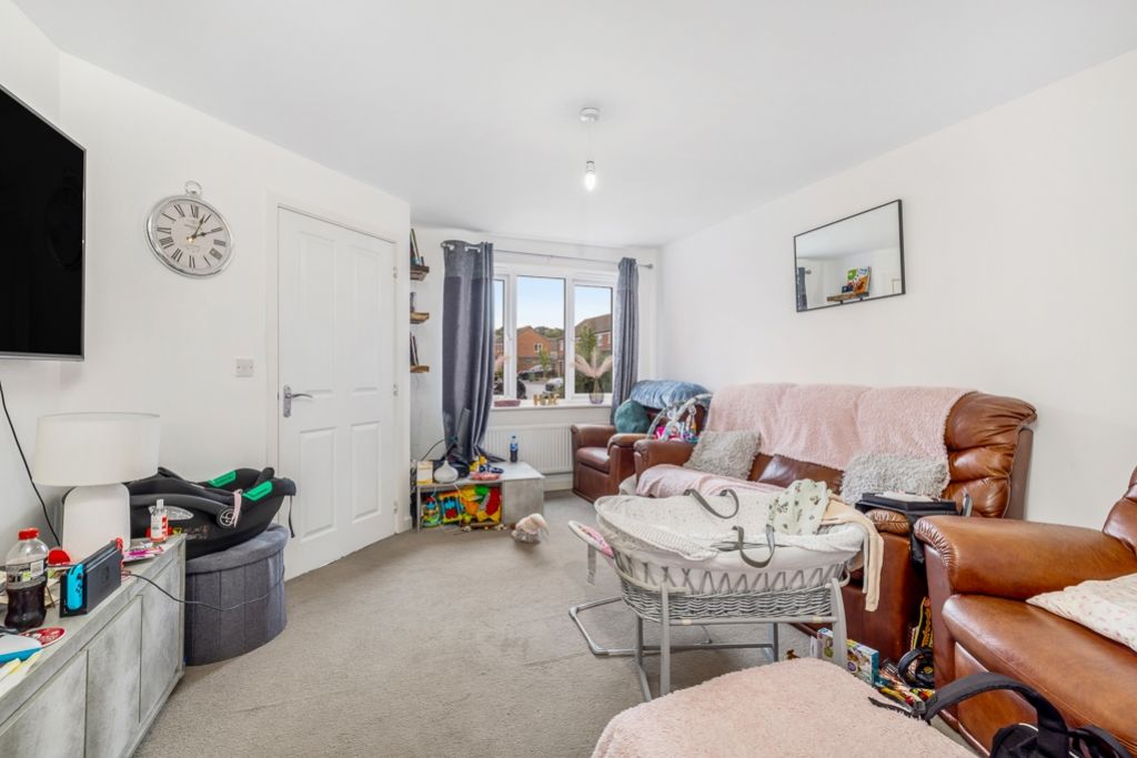 Property photo 2 of 18 26 Swift Gardens (Kirton)-10