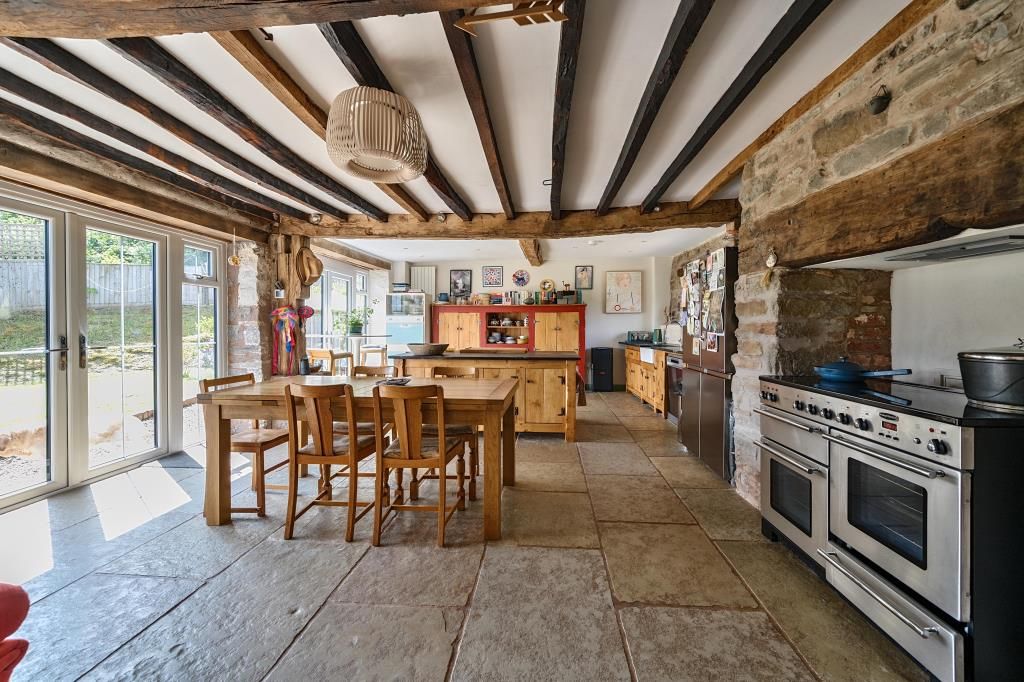Property photo 3 of 27 Kitchen