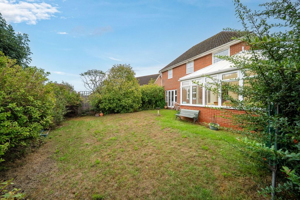 Property photo 2 of 22 Rear Garden
