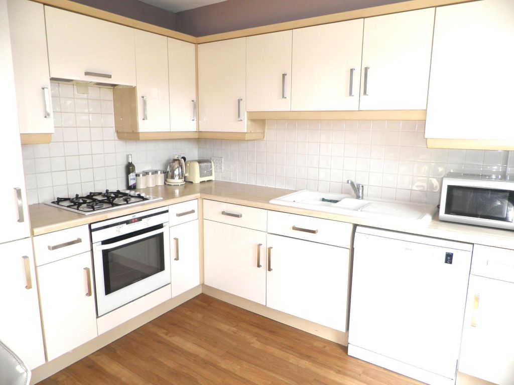 Property photo 1 of 5 Kitchen