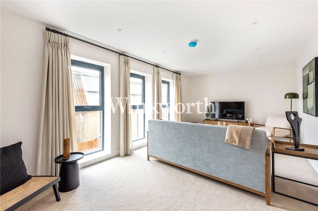 Property photo 3 of 12 Picture No. 20