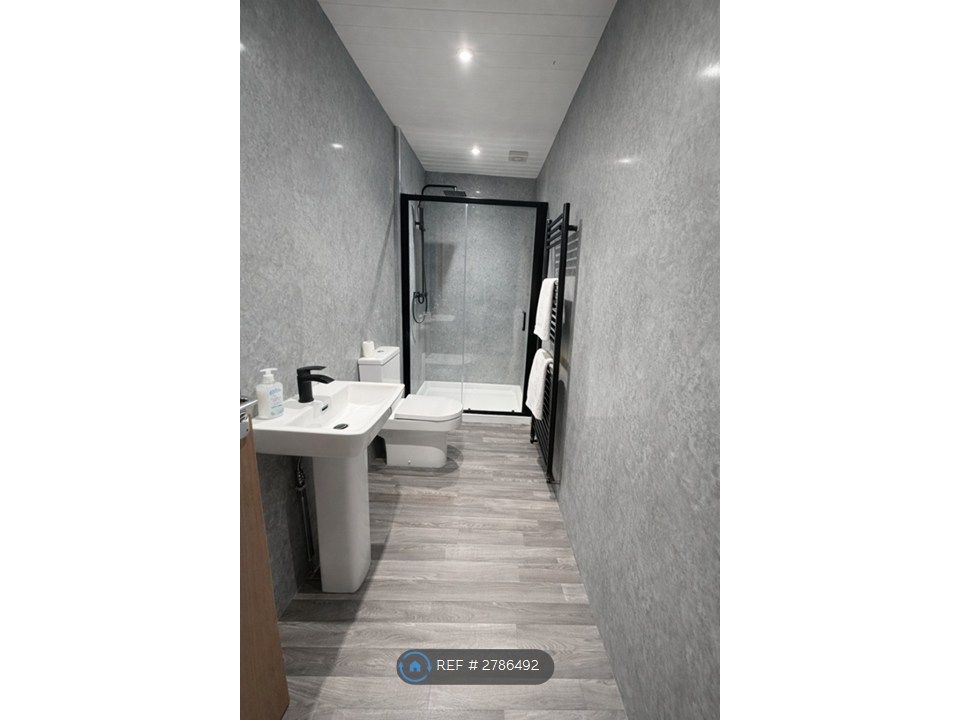 Property photo 2 of 15 Communal Downstairs Bathroom 1