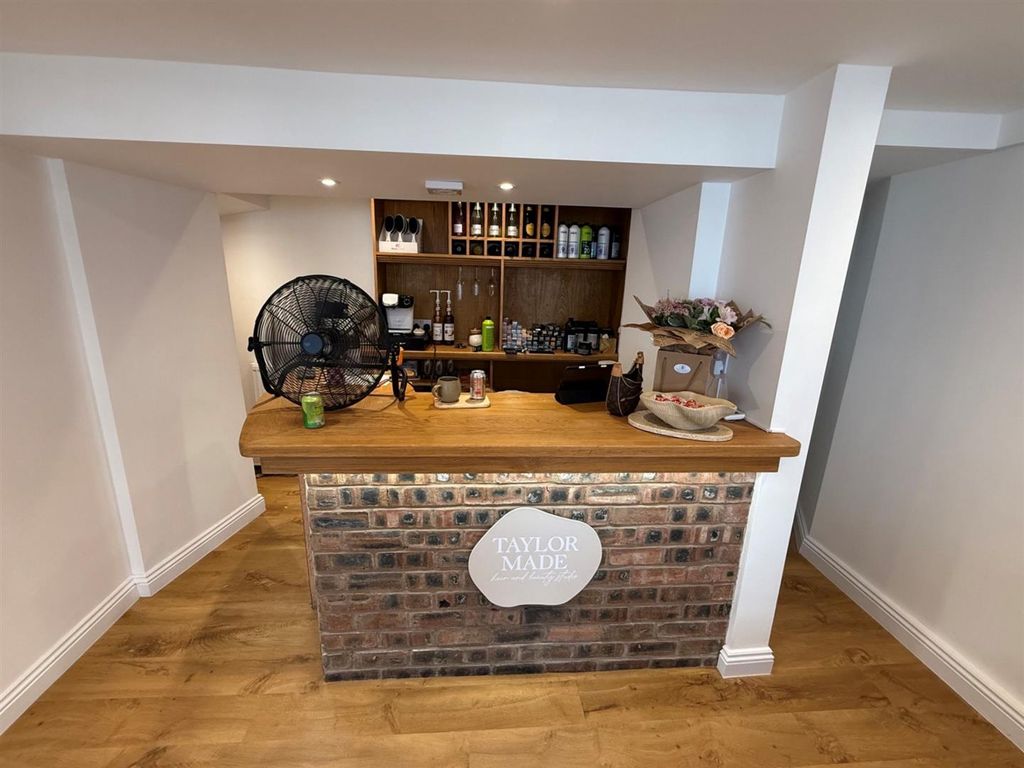 Property photo 2 of 10 1.Jpg