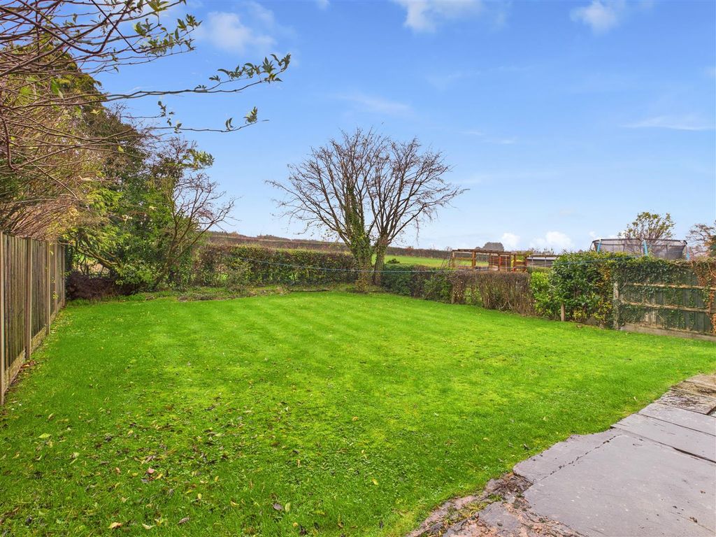 Property photo 2 of 17 Cam05476G0-Pr0087-Still004.Jpg