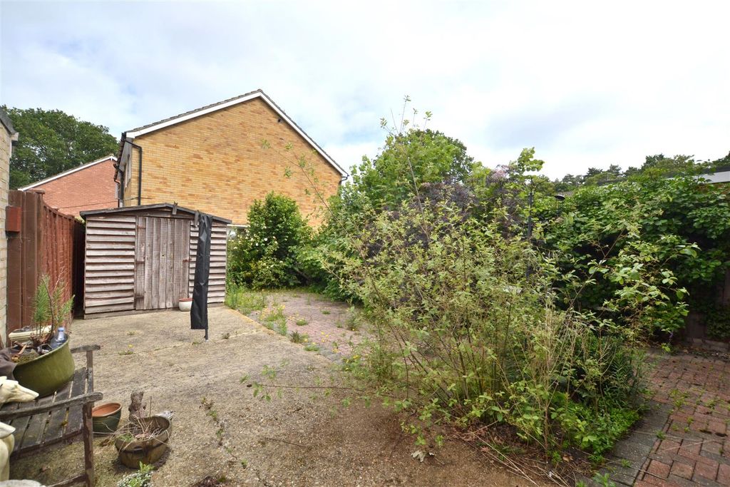 Property photo 2 of 13 Garden.Jpg