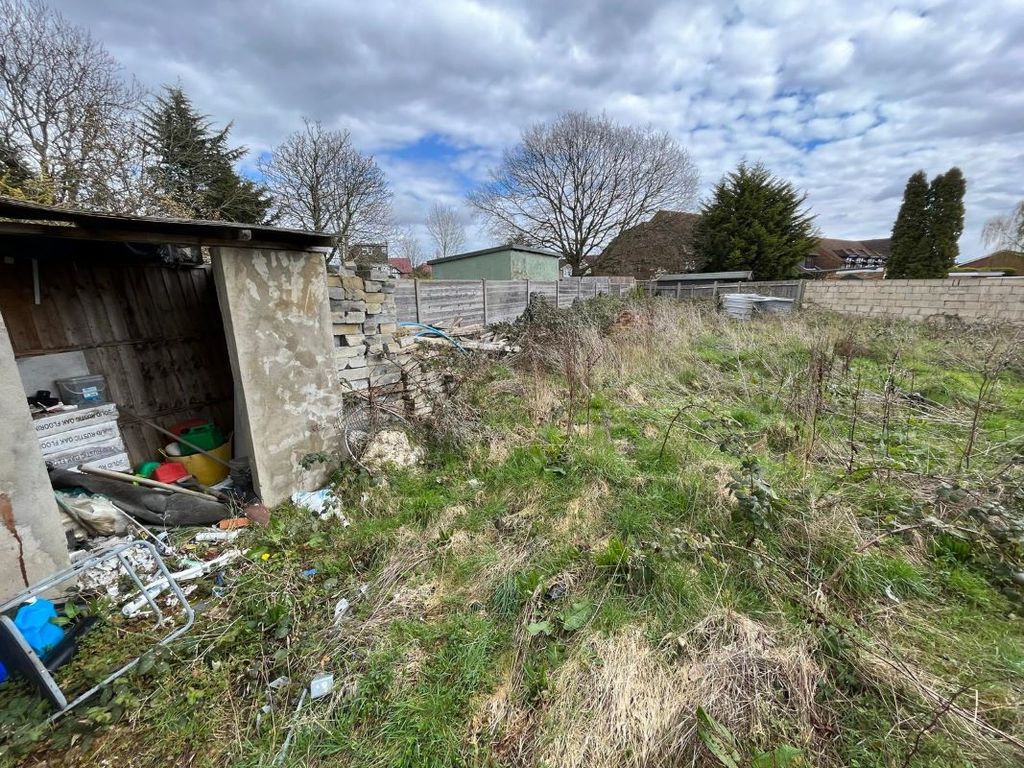 Property photo 2 of 3
