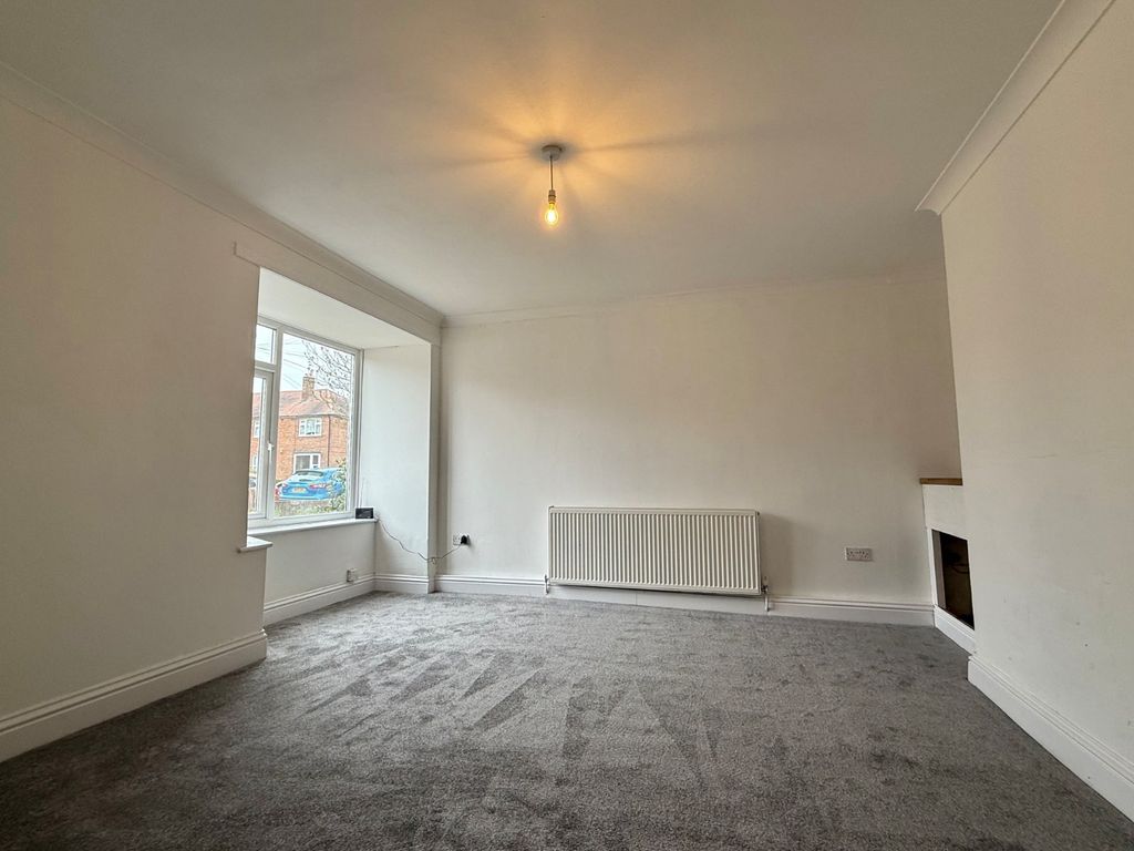 Property photo 3 of 9 Living Room