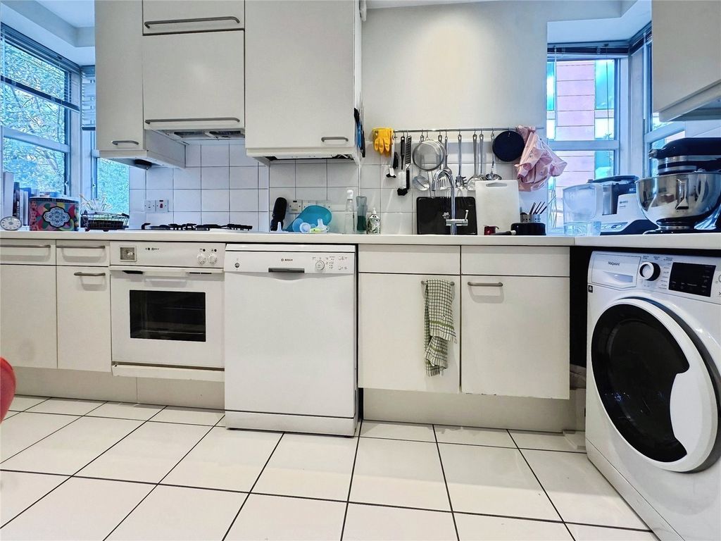 Property photo 2 of 9 Kitchen