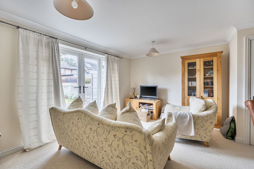 Property photo 2 of 17