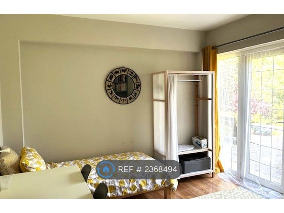 Property photo 1 of 6 Spacious Single Room For Rent