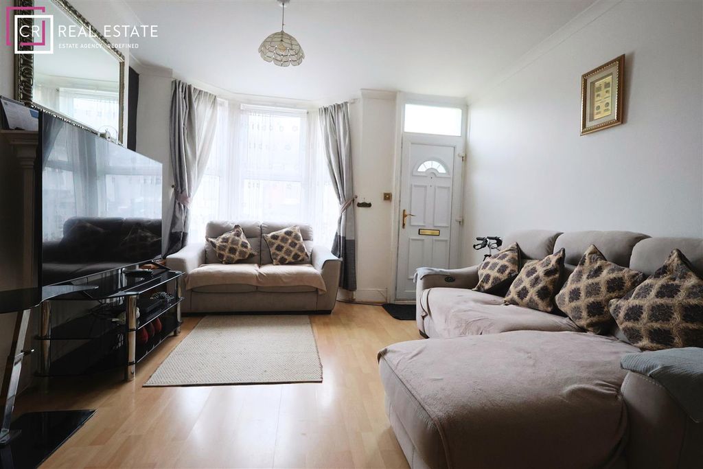 Property photo 2 of 10