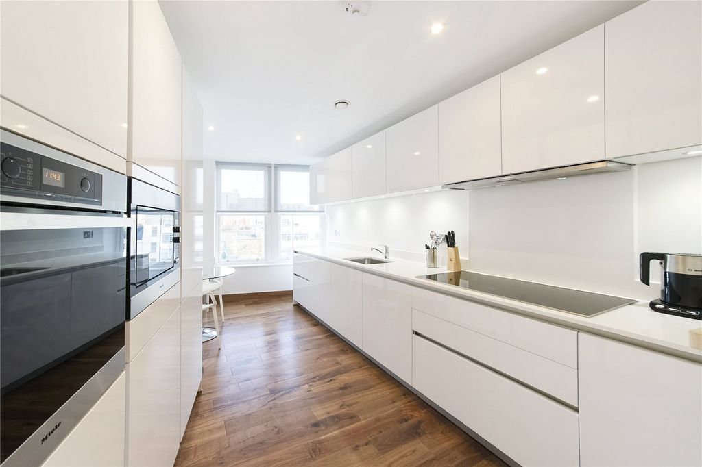 Property photo 3 of 14 Bedford Row