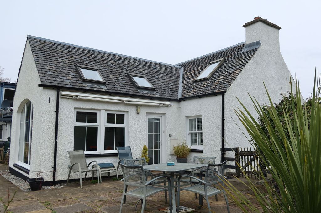 Property photo 3 of 48