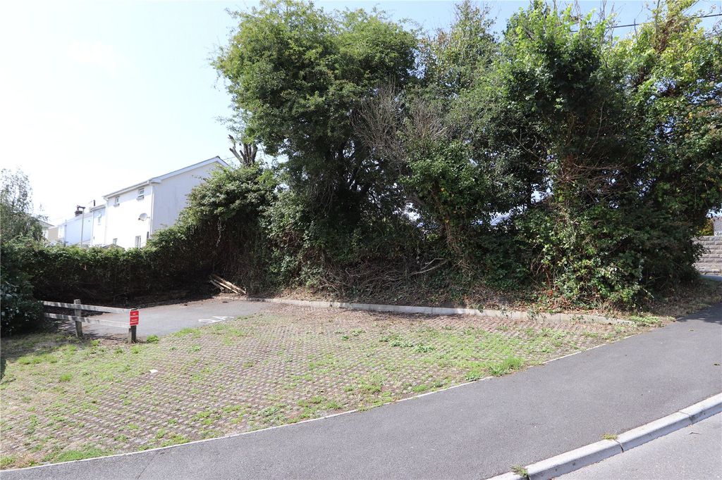 Property photo 2 of 13 Picture No. 20