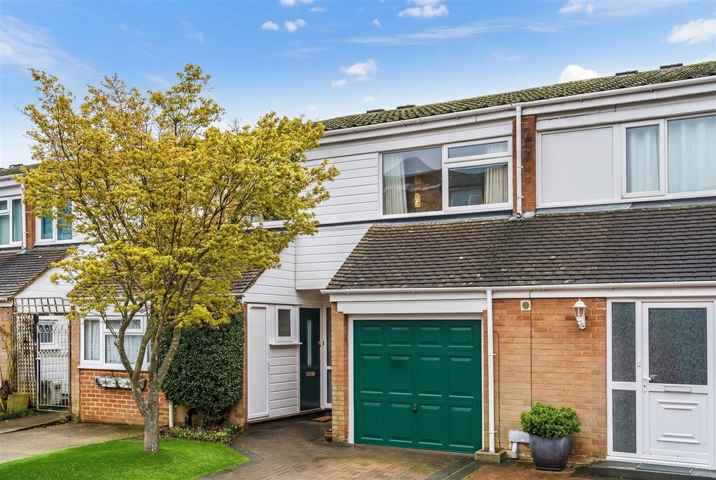 Property photo 1 of 17 Maybury Close, 9  (19) 1.Png