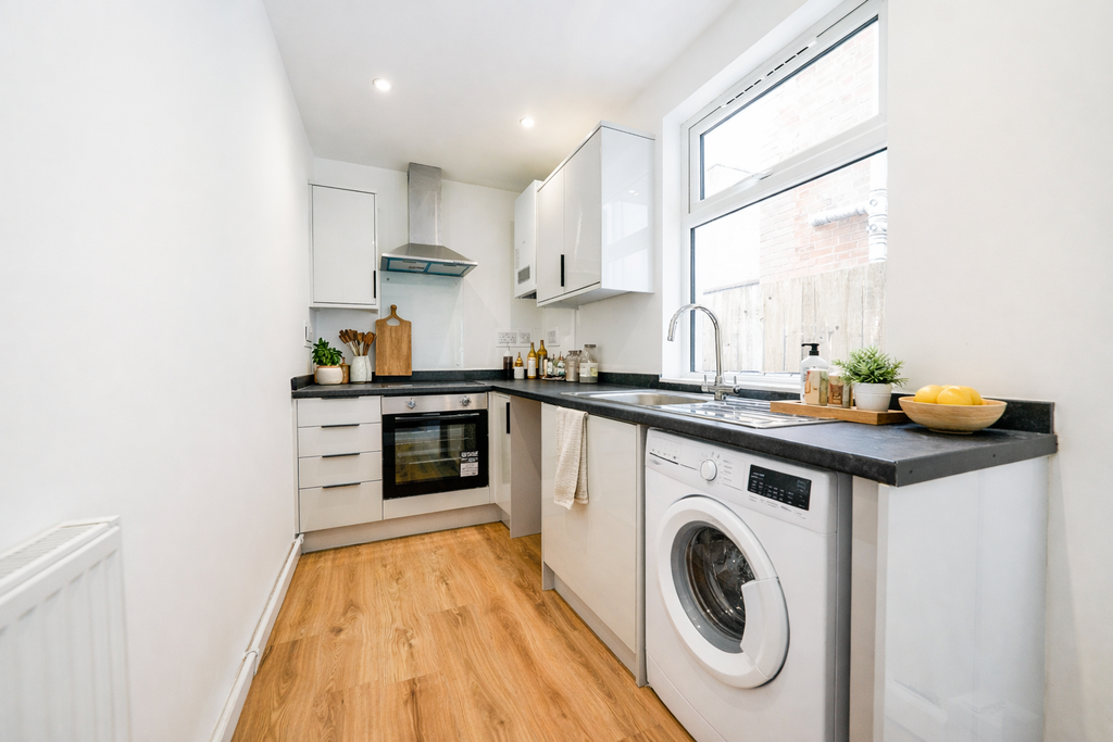 Property photo 1 of 17 Kitchen
