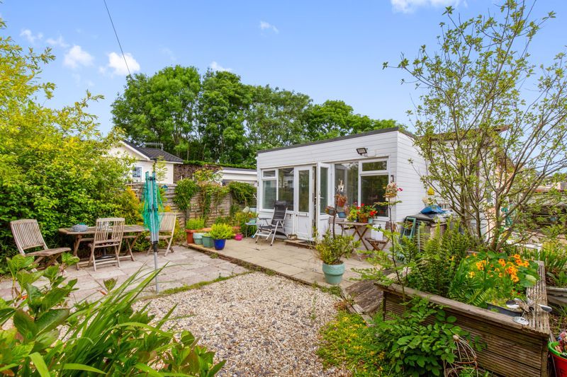 Property photo 1 of 14 Photo 9