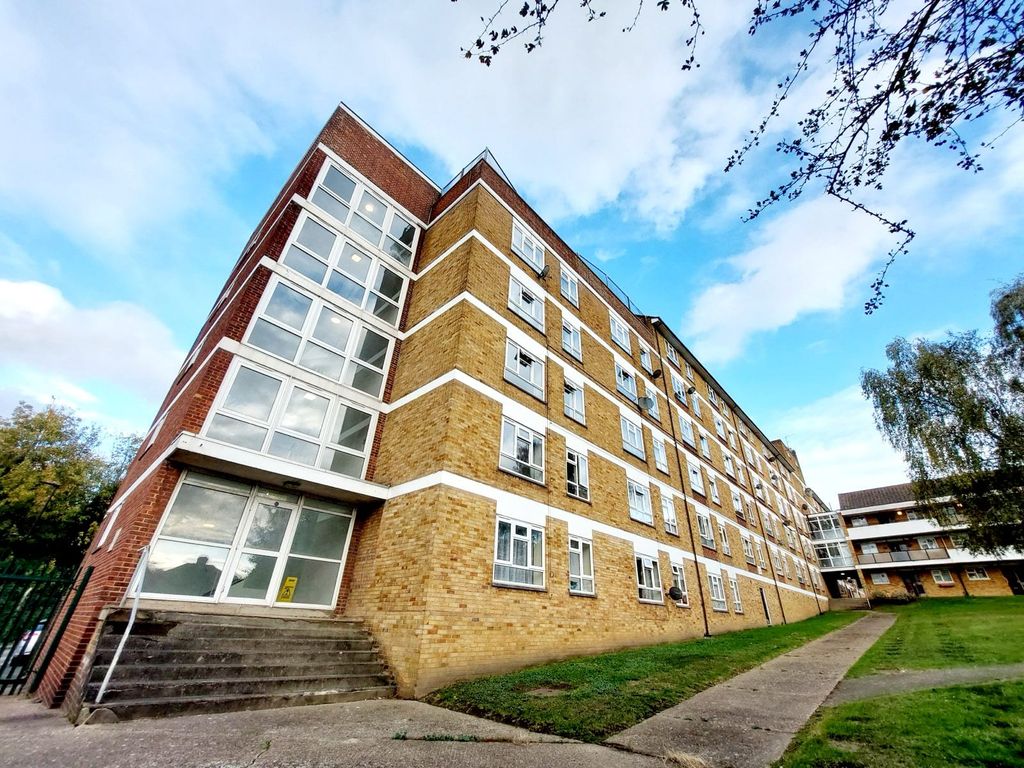 Property photo 2 of 9