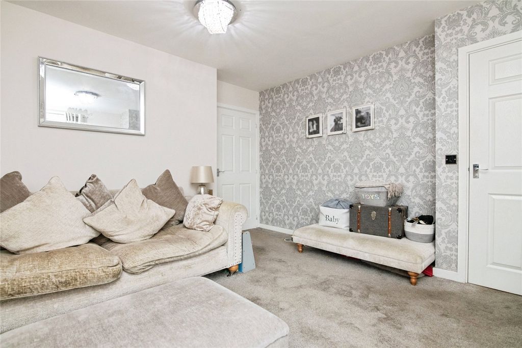 Property photo 2 of 23 Picture No. 16