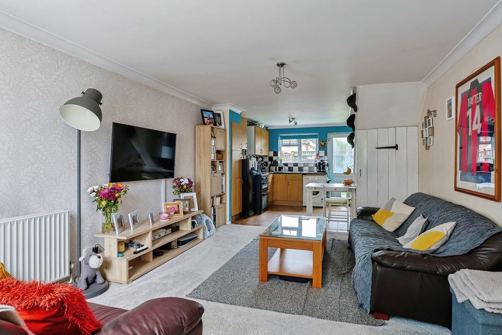Property photo 3 of 11 Pbox-Img.Jpg
