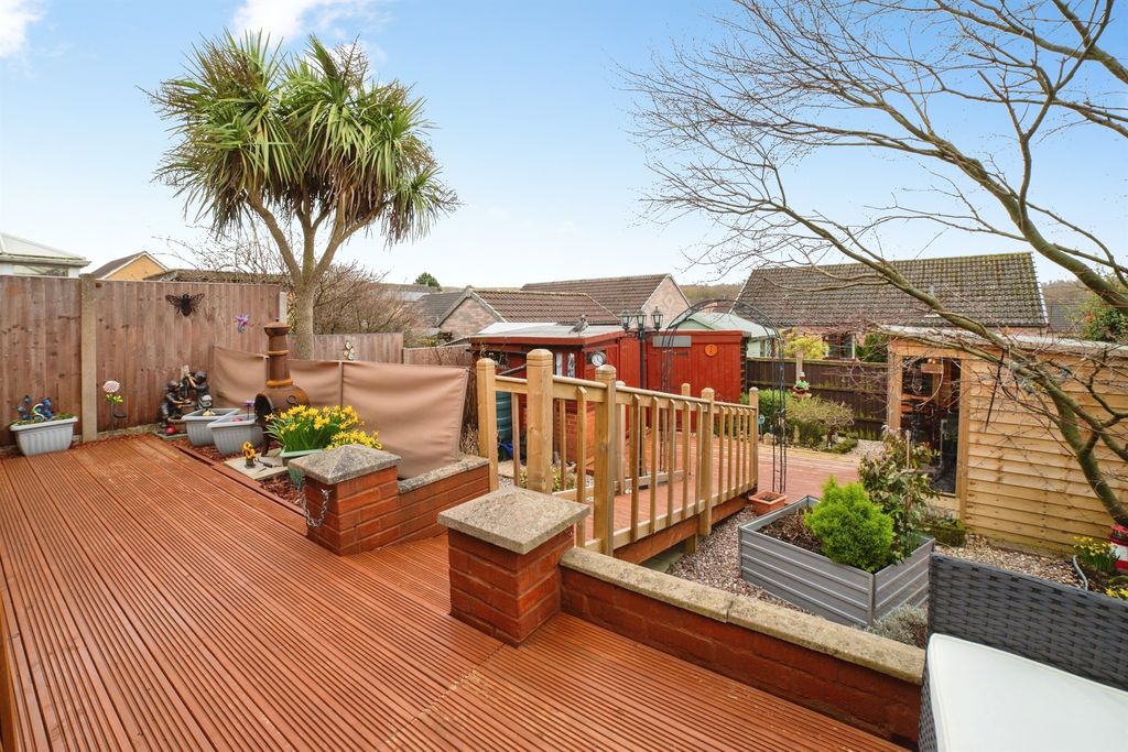 Property photo 2 of 16