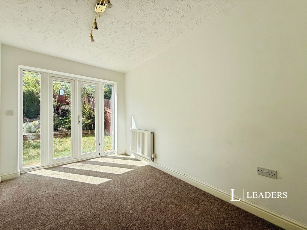 Property photo 3 of 11 Pbox-Img.Jpg