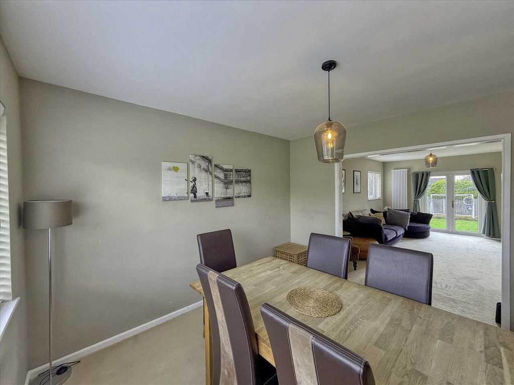 Property photo 3 of 23