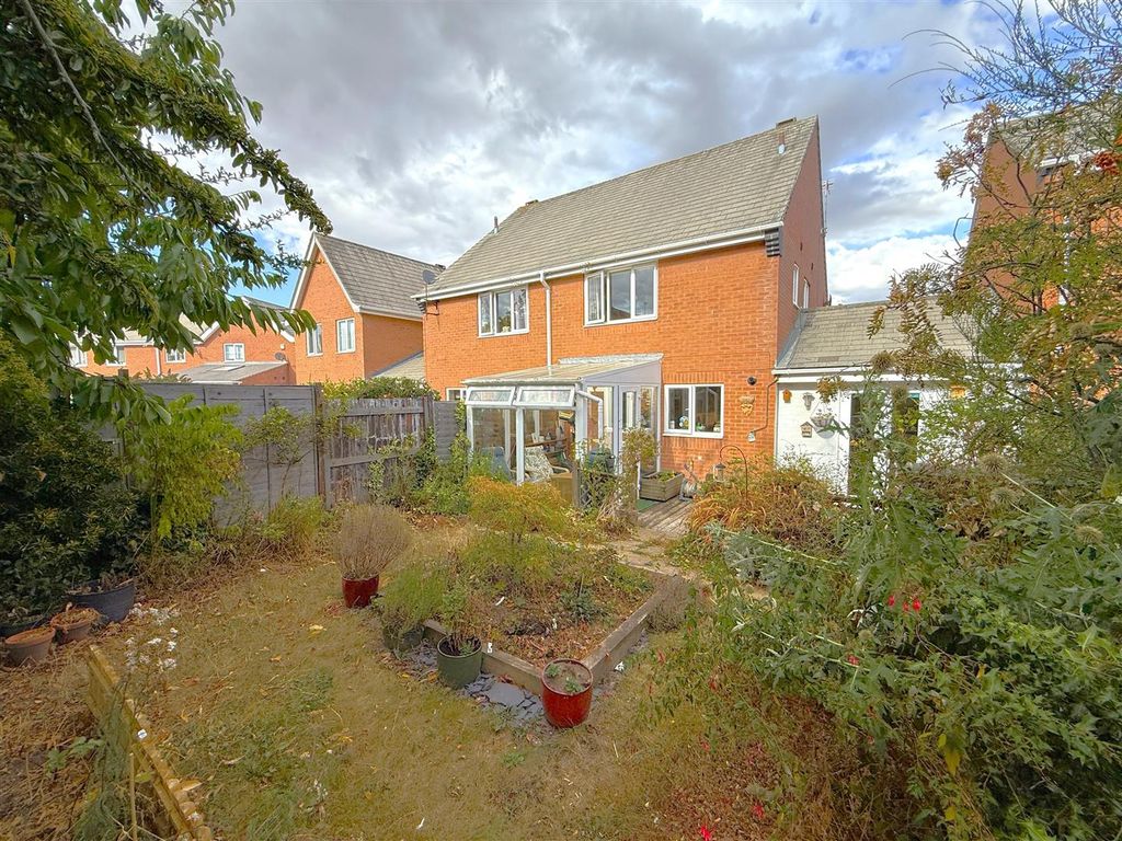 Property photo 2 of 24 Garden B.Jpg