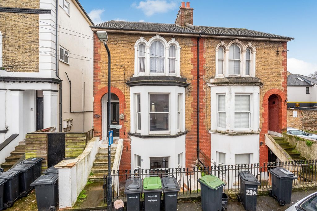 Property photo 1 of 8 Photo 14