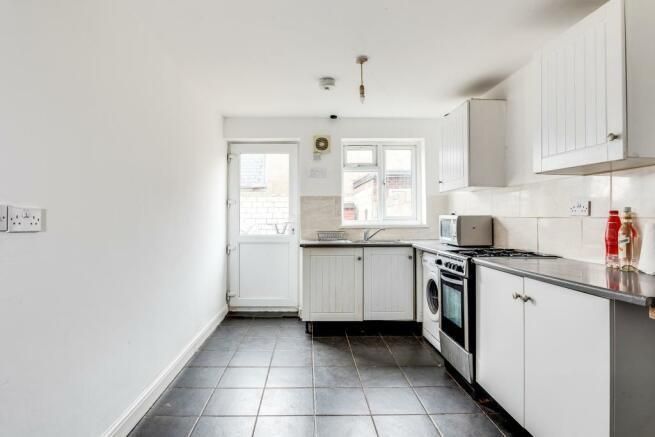 Property photo 3 of 6 Kitchen