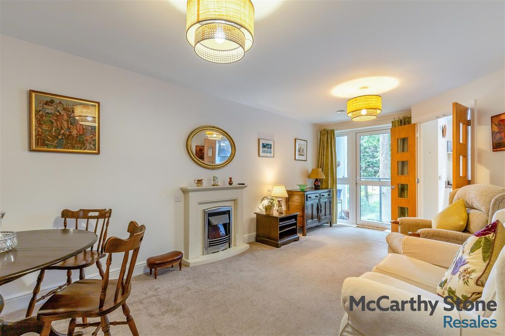 Property photo 3 of 26 8694228-Interior10.Jpg