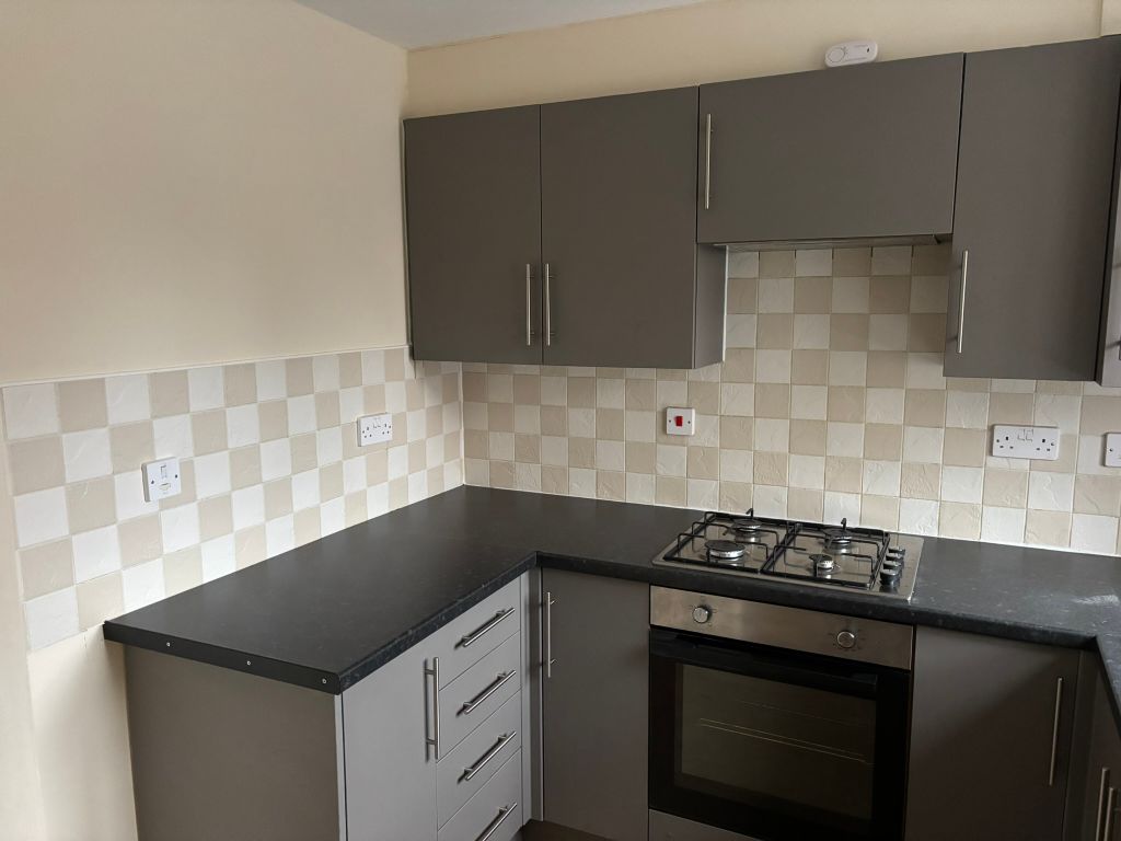 Property photo 3 of 14 Kitchen