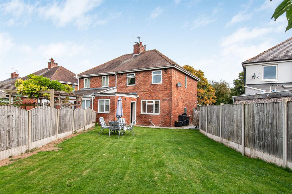 Property photo 2 of 11 2