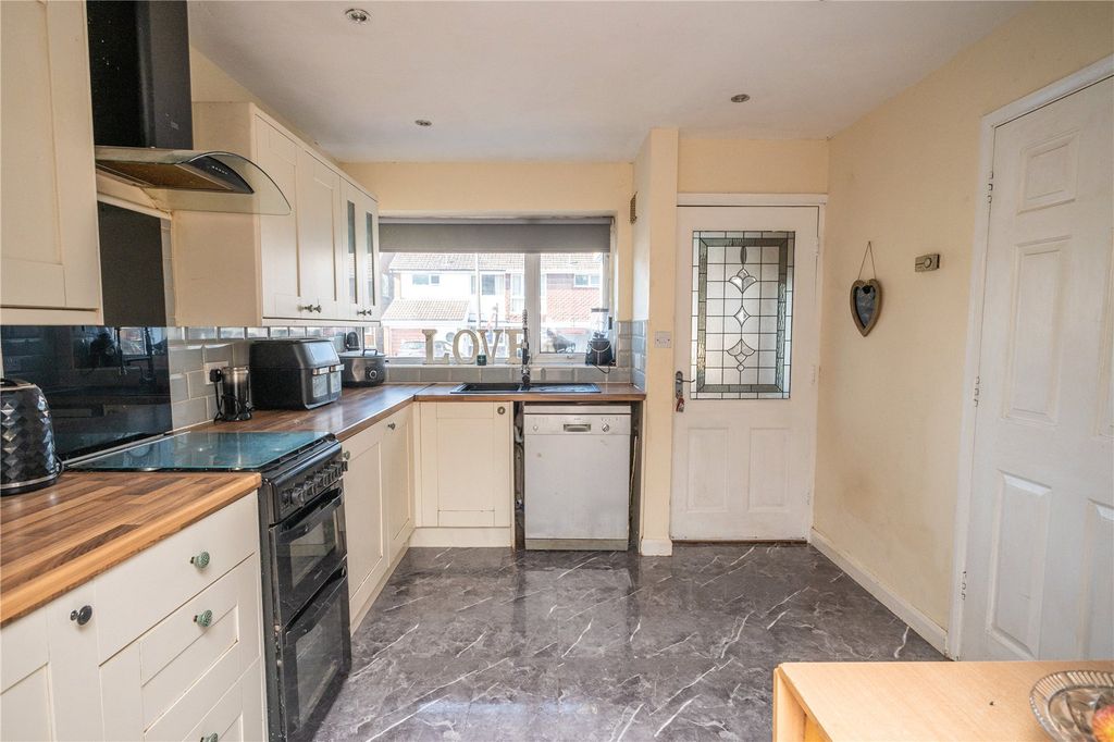 Property photo 3 of 19 Picture No. 21