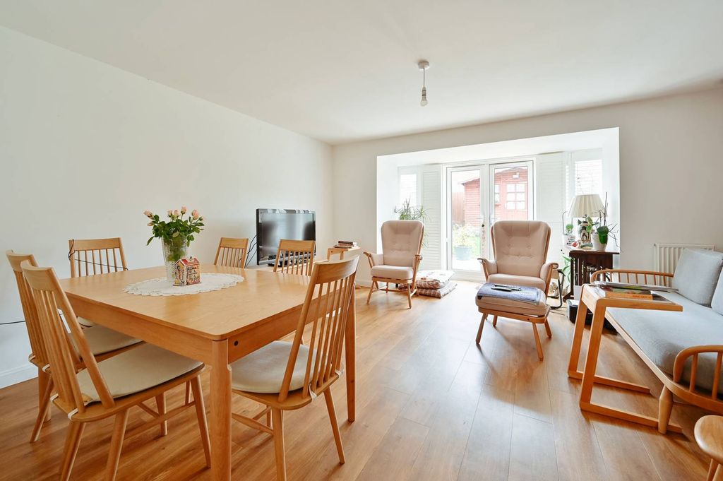 Property photo 3 of 20