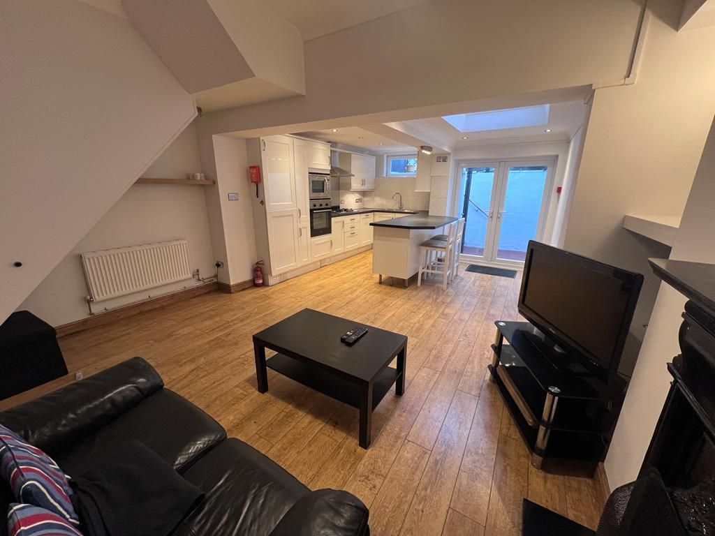Property photo 3 of 14