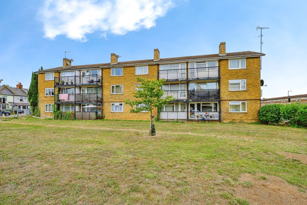 Property photo 1 of 20