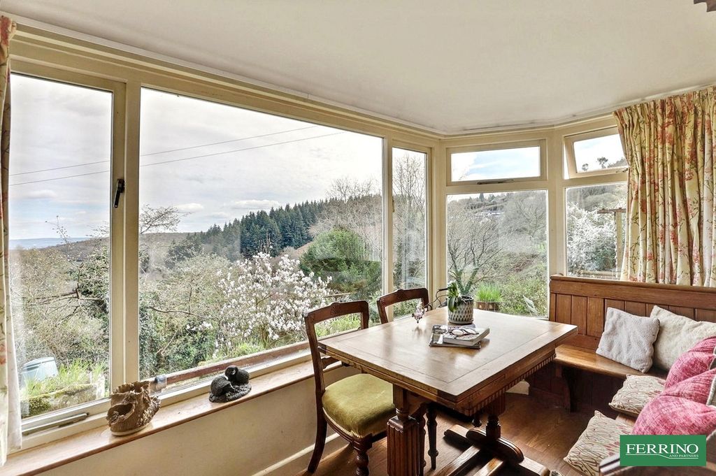 Property photo 3 of 28 Garden  Room