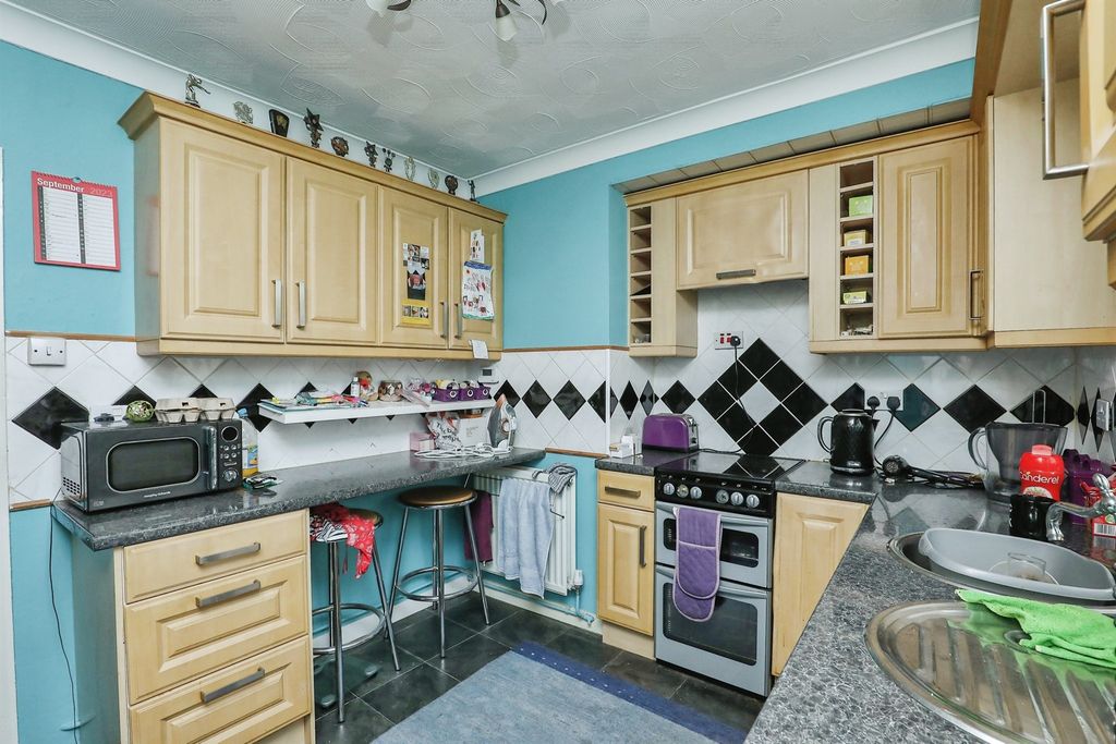 Property photo 2 of 15