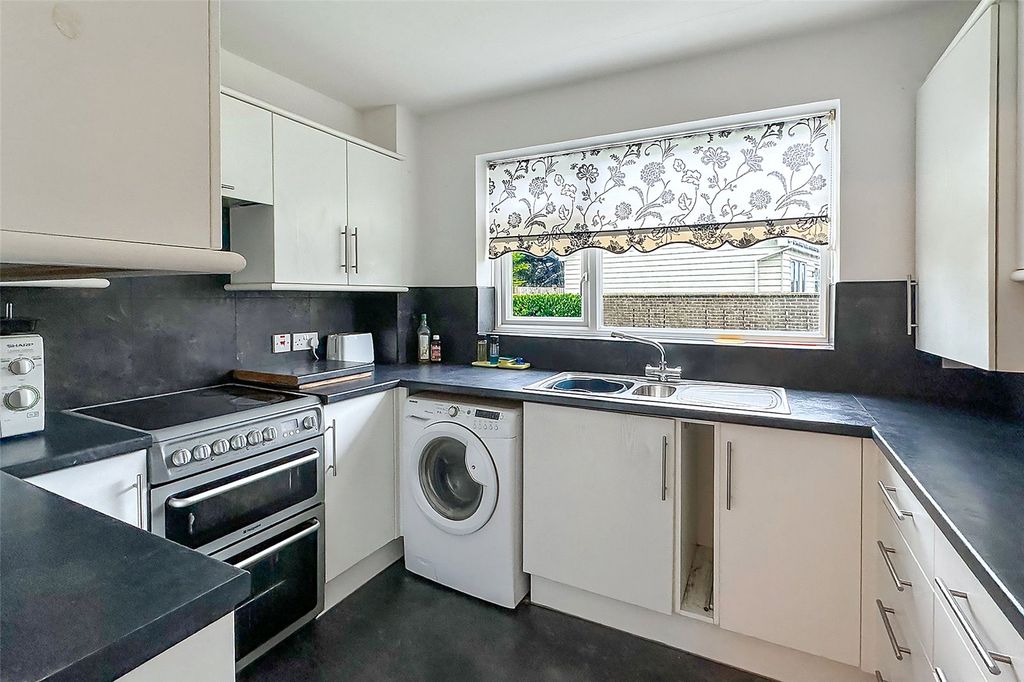 Property photo 3 of 17 Picture No. 24