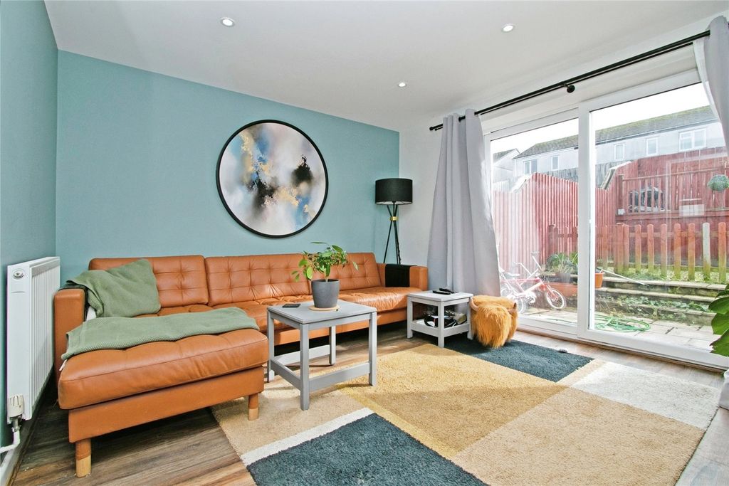 Property photo 2 of 18 Picture No. 15