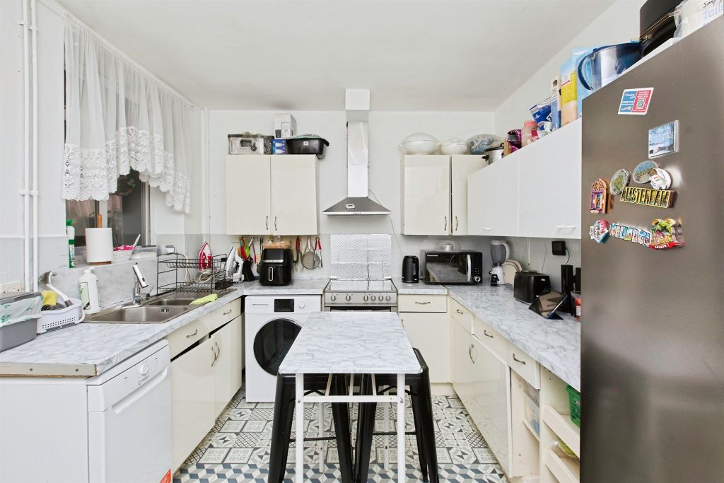 Property photo 2 of 20
