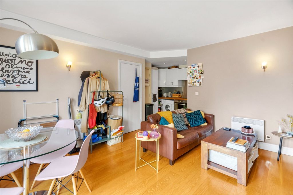 Property photo 2 of 15 Picture No. 04