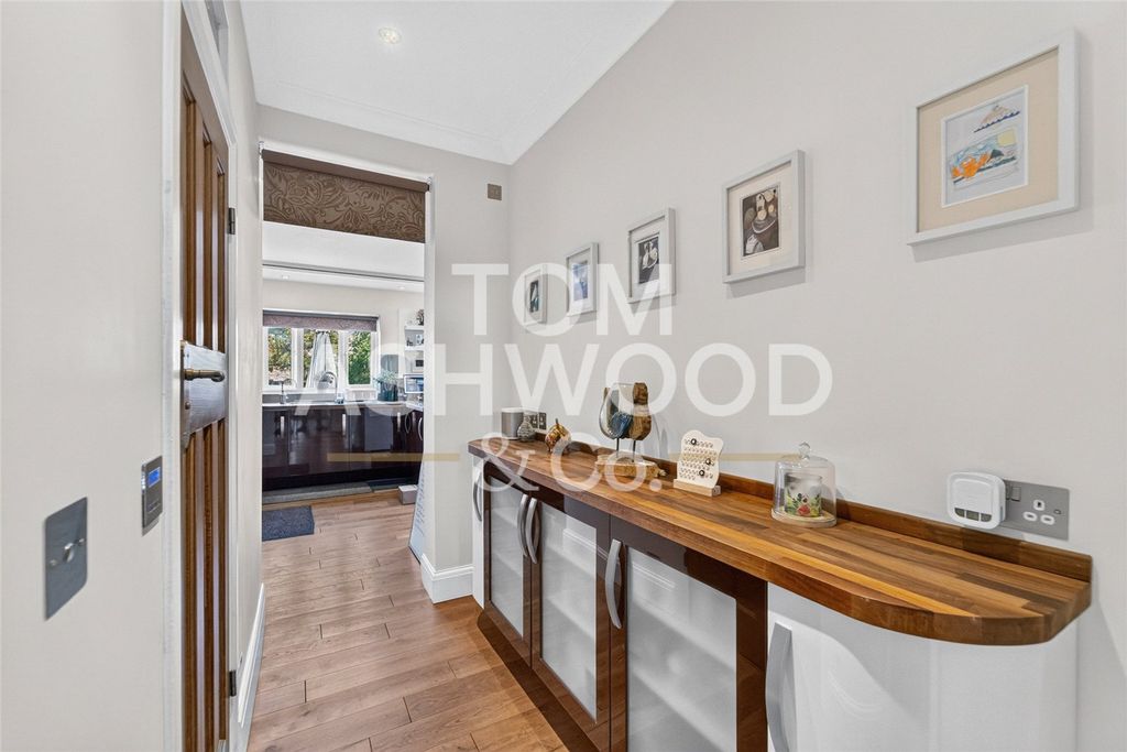 Property photo 3 of 19 Picture No. 06