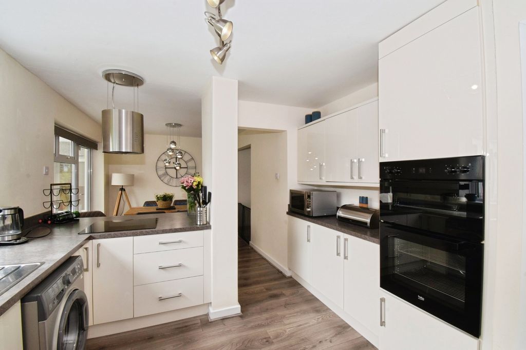 Property photo 3 of 20 Kitchen Diner
