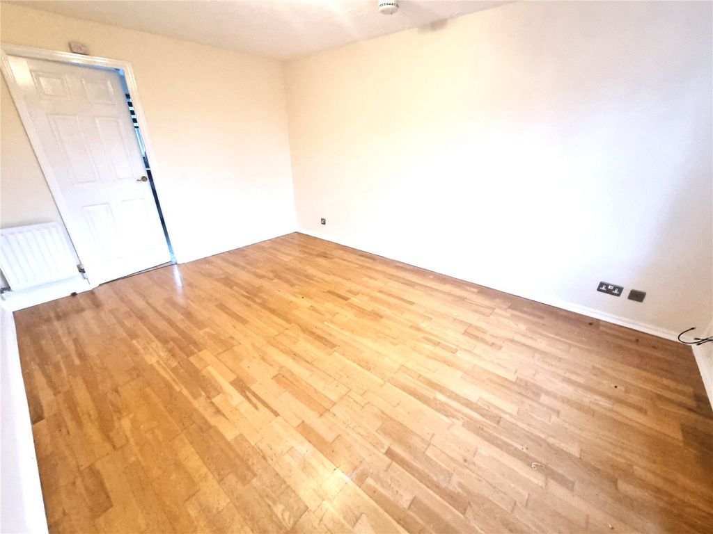 Property photo 2 of 12 Picture No. 02