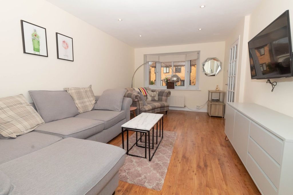 Property photo 3 of 11