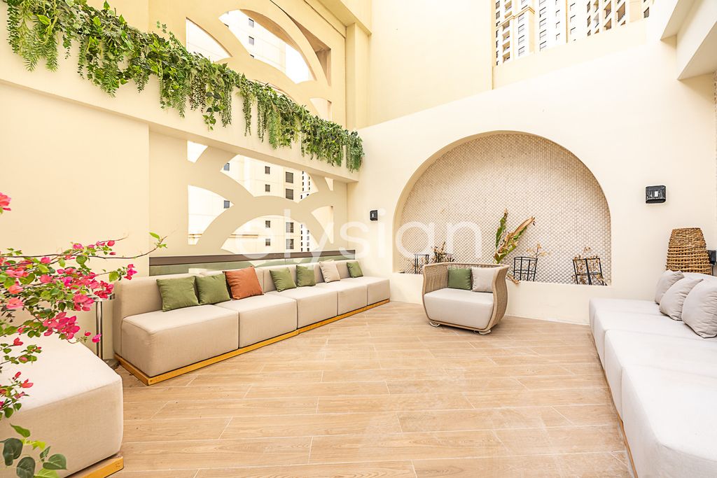 Property photo 2 of 28